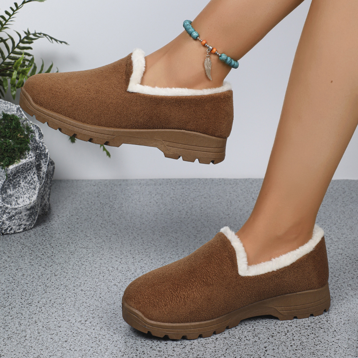 New snow cotton shoes low-top warm autumn and winter women's cotton shoes bean shoes fashion slip-on comfortable soft bottom snow_voghion.com