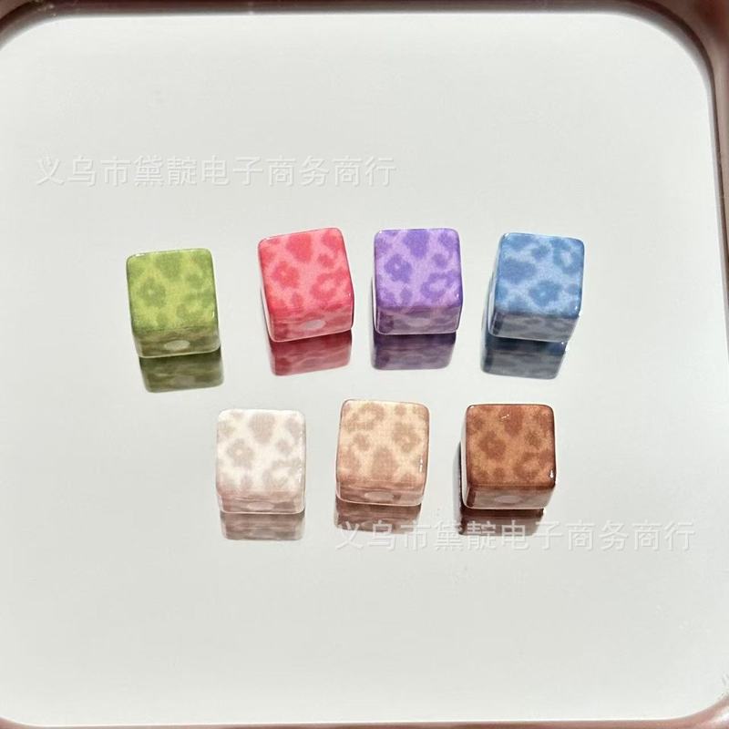 10 ミリメートルヒョウ柄小さな正方形ビーズ diy アクリル手作りバッグキーホルダー携帯電話チェーン材料アクセサリーペンダント|undefined