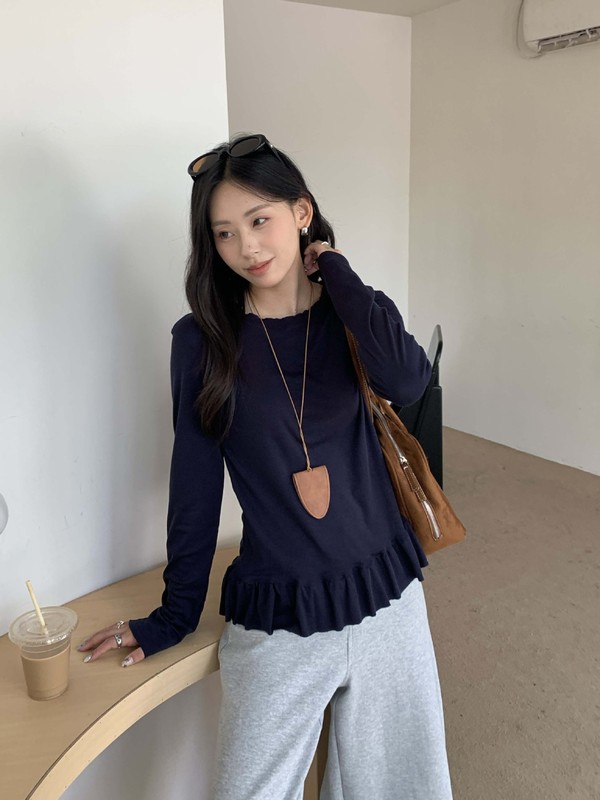 广州黄峥早秋木耳边下摆圆领长袖T恤女韩版纯色打底上衣530902|undefined