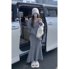 慵懒风针织套装宽松v领毛衣上衣女秋冬高腰鱼尾半身裙灰色两件套
