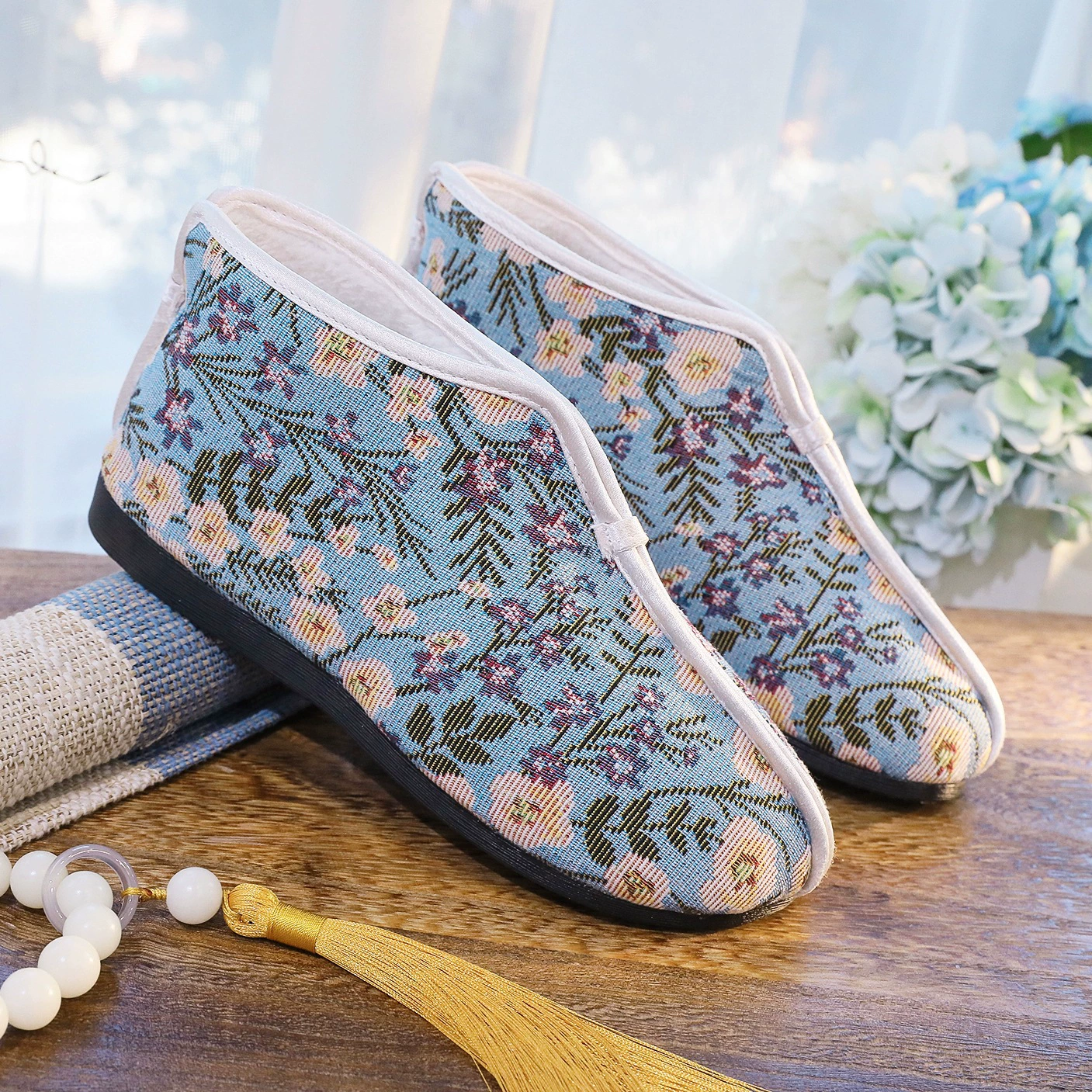 Осенне-зимняя женская хлопчатобумажная обувь, старая Пекинская Тканевая обувь, обувь для среднего и пожилого возраста, старая обувь, обувь для мам, обувь с вышивкой в стиле ретро, молочная обувь