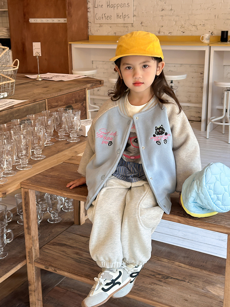 Xie Jin Mao ropa infantil de lana de niñas ropa de béisbol 25 otoño y invierno nuevo tipo de ropa de algodón de seda de olefin cálida para niños