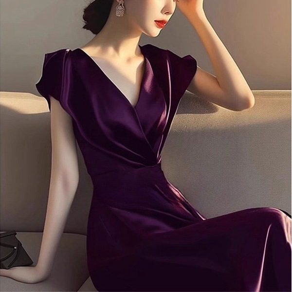 French Hepburn Style Dogsome Atmospheric Acetic Acid Fabric dress 2025 New Formal V-Neck Waisted Dress
