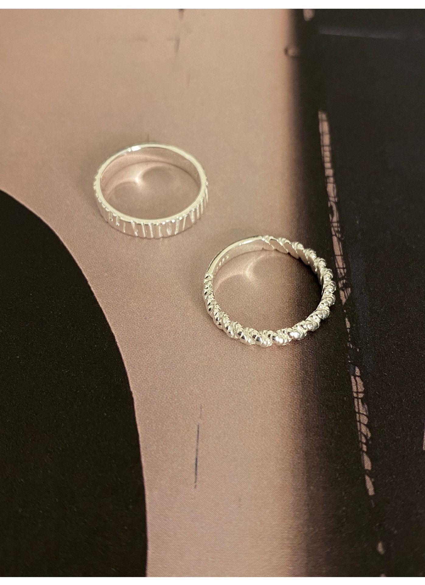 Collezione completa in argento Sterling martellato fatto a mano, design di nicchia, stile versatile, unisex._voghion.com