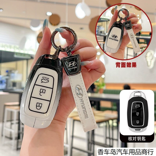 Modern C 3-key white leather buckle ink and wash white