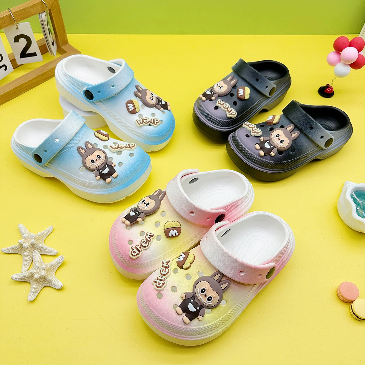 Новые летние туфли для мужчин и женщин детские тапочки мультяшные буквы