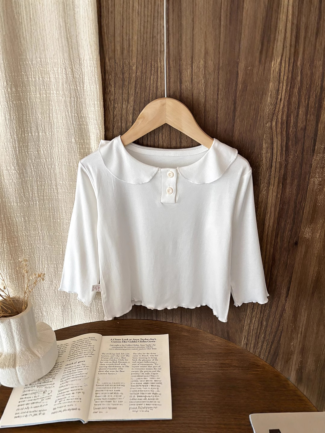 Camiseta de base para niñas delgada estilo extranjero 2025 primavera y otoño nuevo bebé femenino en una sola camiseta de manga larga con solapa de lana 6 años de edad