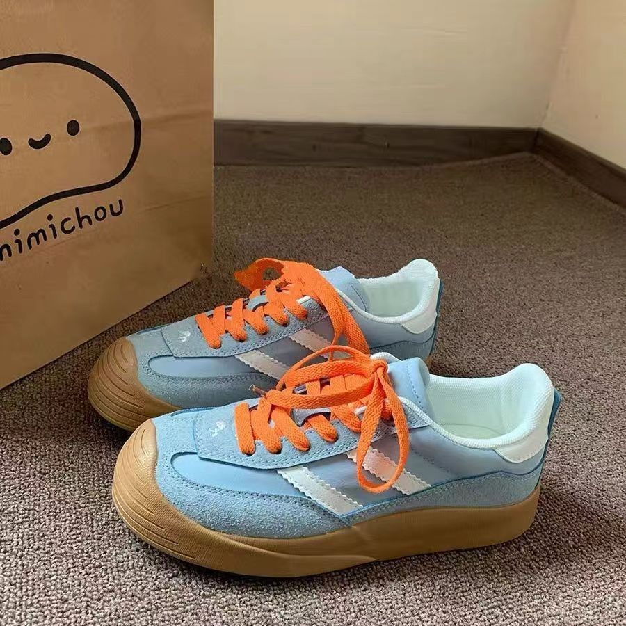 Yi juvenil verano nuevos zapatos blancos para mujeres estilo de Hong Kong Harajuku versátil zapatos de entrenamiento de mujeres coreanas zapatos deportivos casuales para mujeres moda