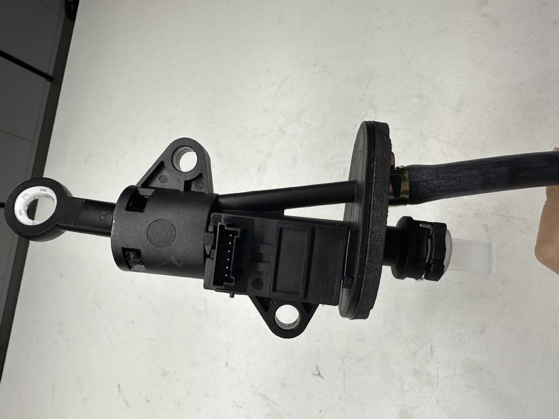 10637088 6-pin clutch master cylinder suitable for Roewe MG 15 RX3 MG5 20-22 models