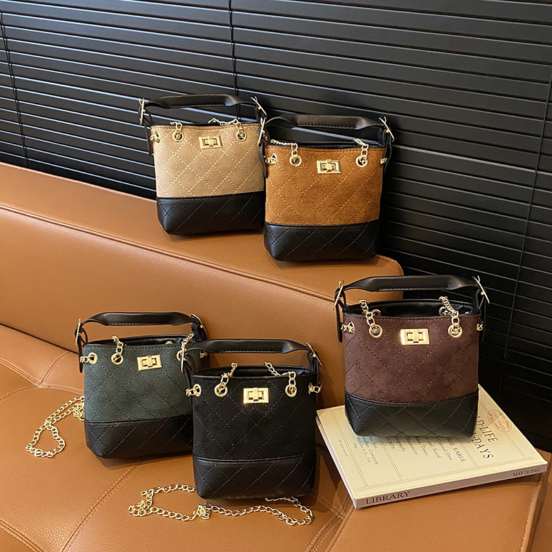 Otoño y invierno nuevo tipo de bolso de ternera esmerilado, bolso de baño de moda, bolso de bordado de diamante, bolso de hombro para niños y niñas