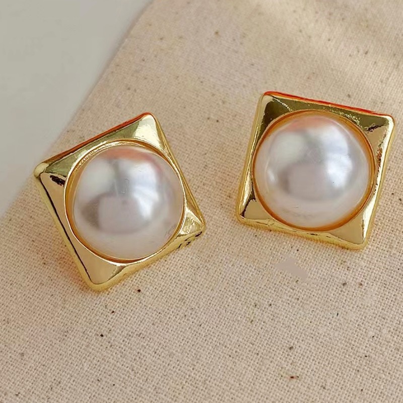 Brincos geométricos quadrados com textura metálica e pérolas grandes incrustadas, estilo simples europeu e americano para mulheres._voghion.com
