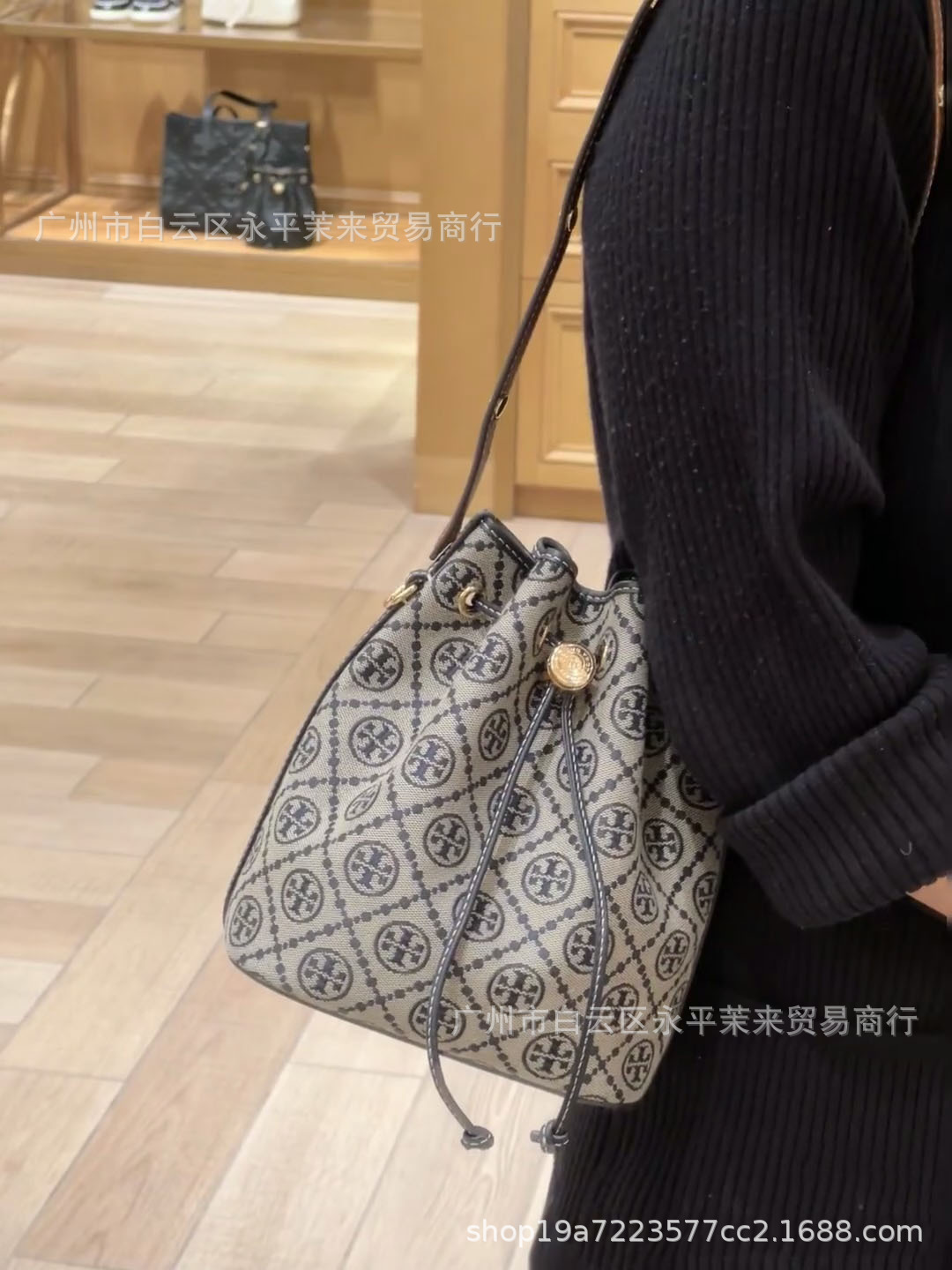25TB new jacquard canvas lightweight commuter bucket bag Korean fashion presbyopia women's bag