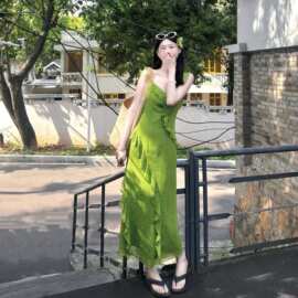 黄一粒 NORA STUDIO绿色收腰碎花连衣裙女夏设计感气质显瘦长裙子
