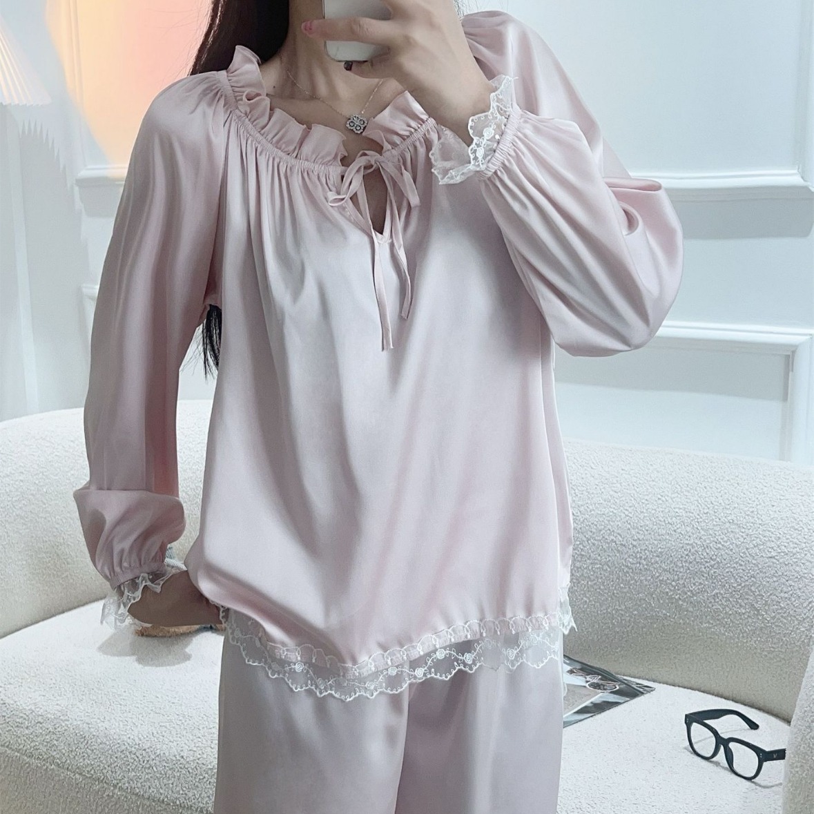 봄 새로운 잠옷 레이스 작은 요정 세트 귀여운 둥근 목 부드러운 실키 홈 의류 도매