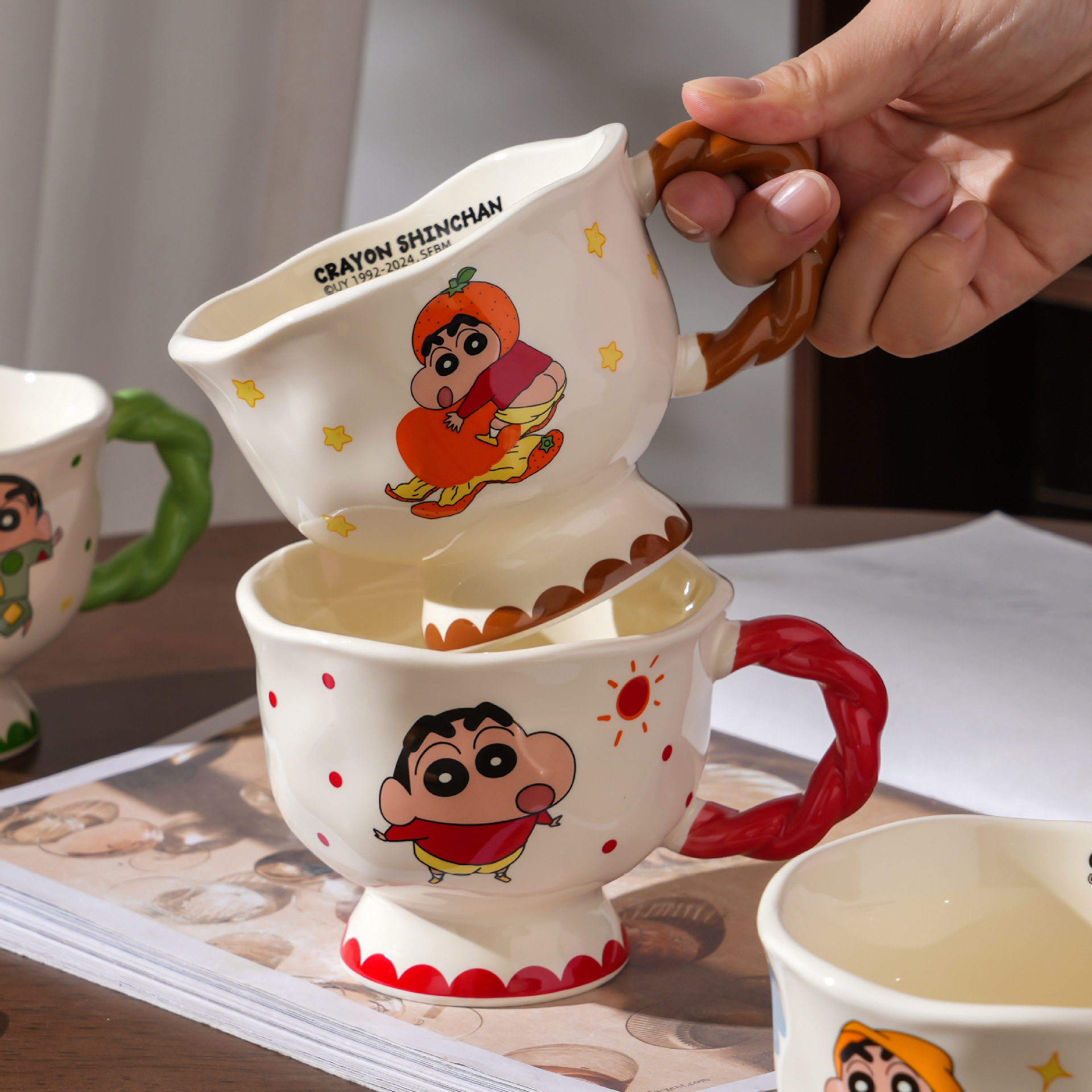 Crayón pequeño nuevo lindo taza de cerámica alta cara alta taza de agua para pareja café desayuno taza regalo de cumpleaños