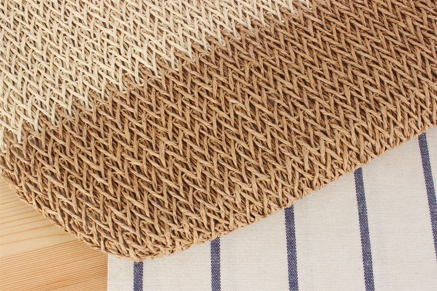 New Styles of Handbags 2024, Woven Bags for Summer Seaside Travel, New Versatile Large-capacity Tote Bags, Fashionable and Popular Women's Bags._voghion.com