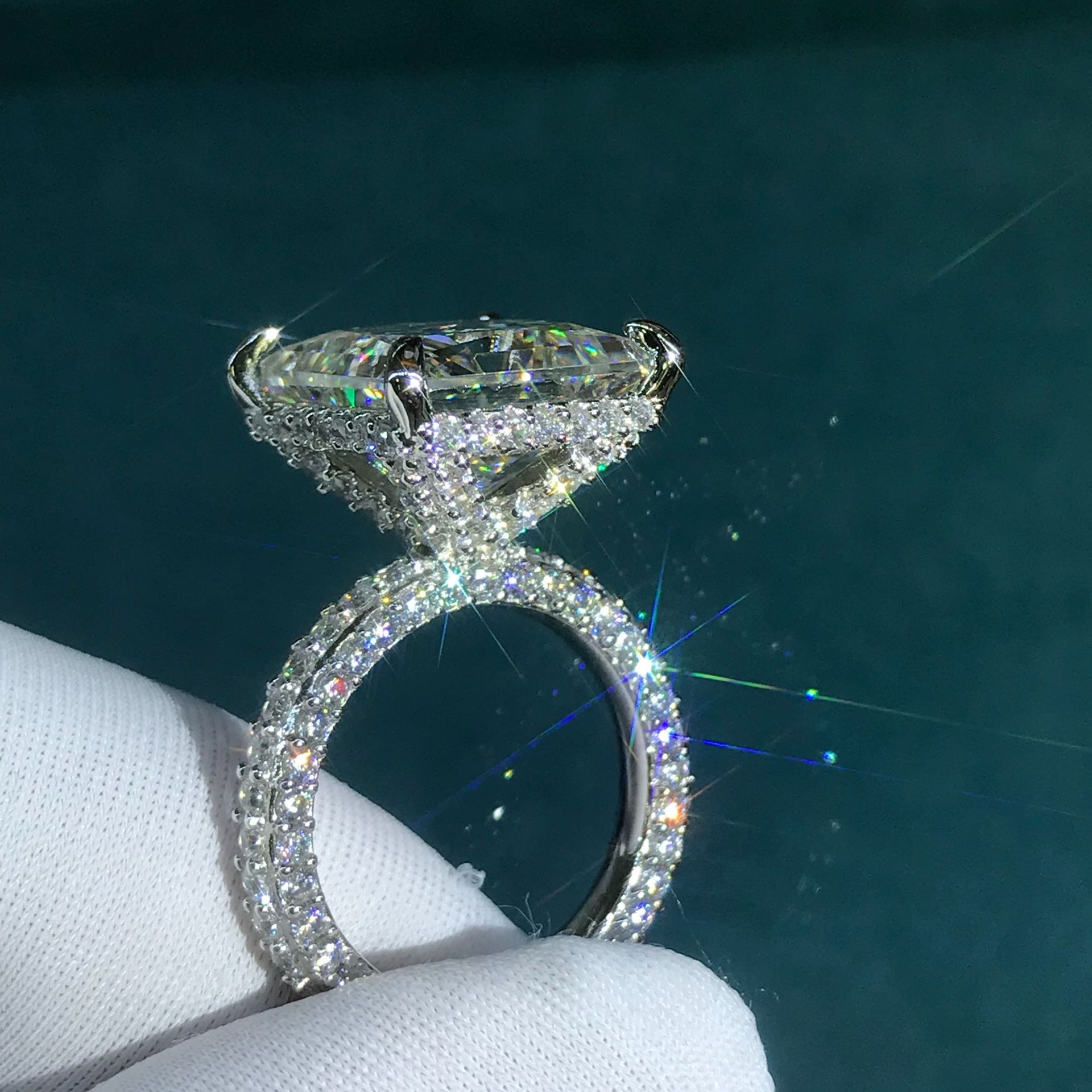 Corte de ledean 6 quilates G color Diamante de alto carbono S925 anillo de plata Venta caliente transfronteriza anillo femenino de lujo