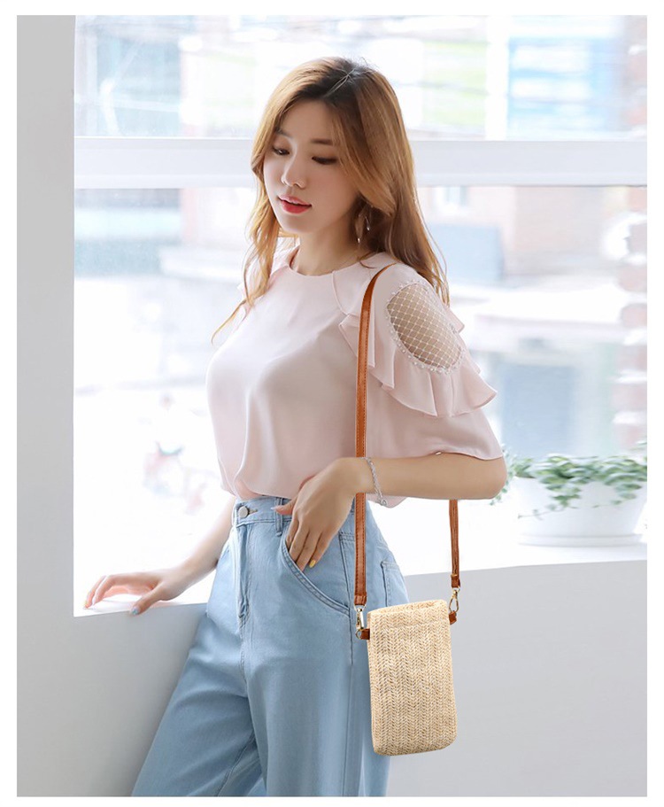 Women's Small Straw Solid Color Basic Square Magnetic Buckle Shoulder Bag Crossbody Bag Straw Bag display picture 3