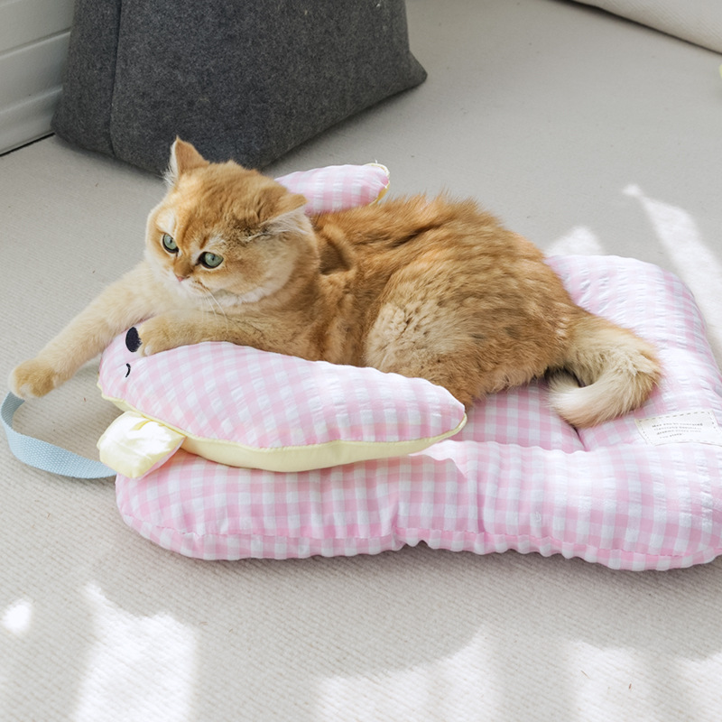 핑크 체크 무늬 쿠션 + 베개