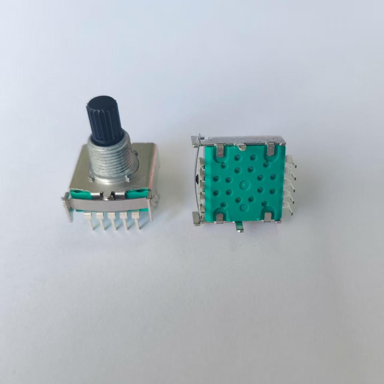 厂家供应R14电位器，编码器，B50K电位器，旋转电位器，波段开关