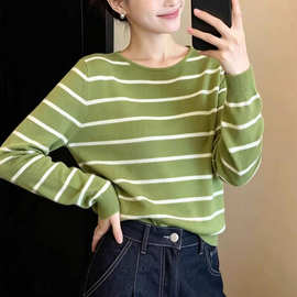绿色条纹针织衫长袖秋装女款2026新款高级感时尚洋气外搭针织上衣