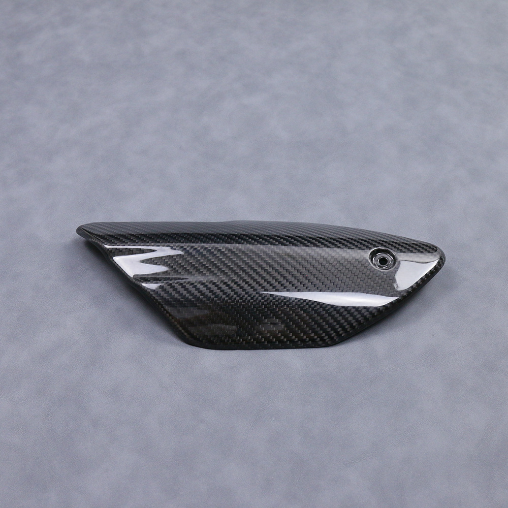 Suitable for CFMOTO spring wind 800NK sharp + motorcycle carbon fiber shell modification Accessories exhaust pipe cover