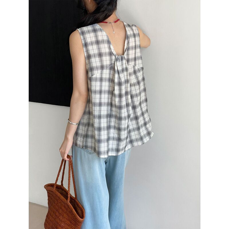 Korean-Style Retro Plaid Reversible Vest Top for Women with Pleated Design and Color-Blocking Sleeveless Shirt Q5136 Korean-Style Retro Plaid Reversible Vest Top for Women with Pleated Design and Color-Blocking Sleeveless Shirt Q5136