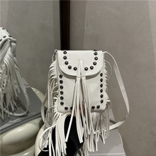 2025新款爆款流苏包复古个性铆钉单肩斜挎包百搭小包包女单肩包