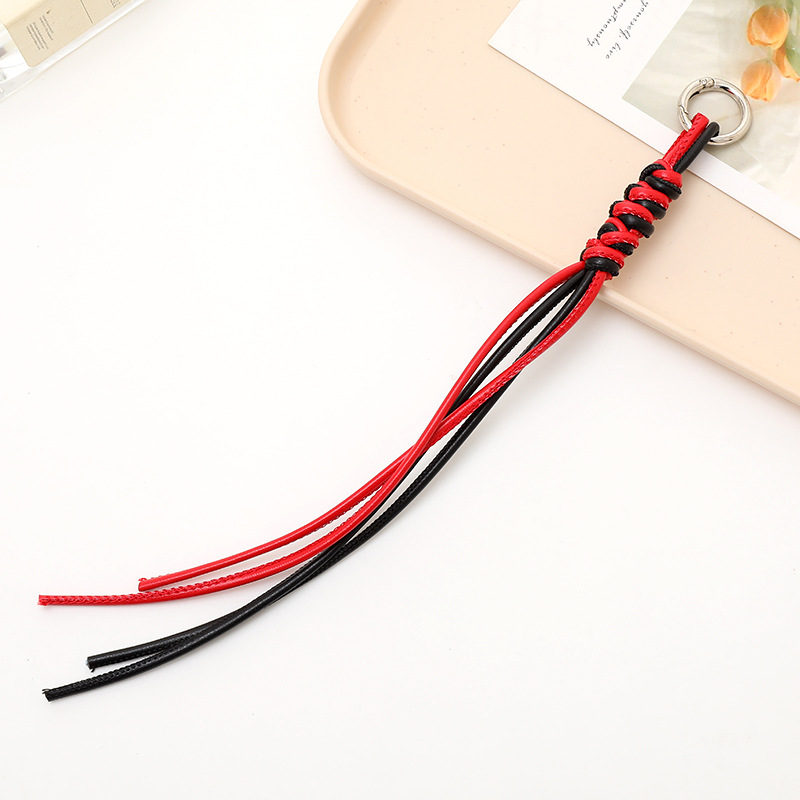 Nuevo tipo de cuerdas de cuero PU llavero colgante in bolsos de moda colgante cadena accesorios DIY tejido a mano