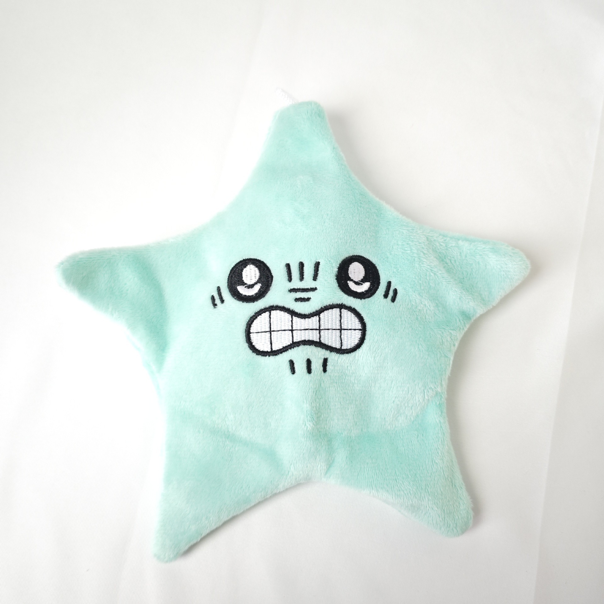 新商品の怒りっぽい派大星のぬいぐるみのペンダントは動くことができます。