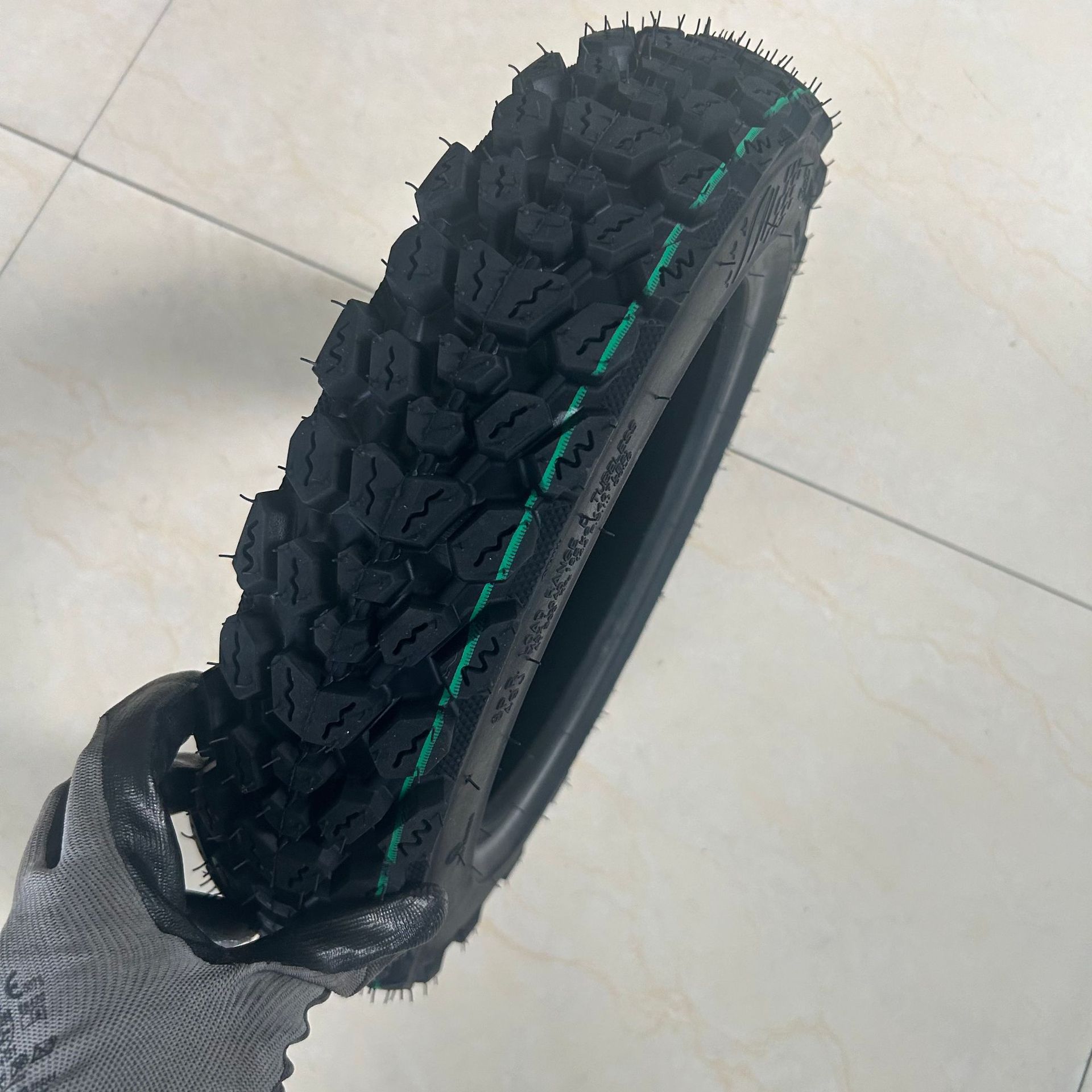 Motorcycle tire anti-skid and wear-resistant, factory sales of vintage outer tires 3.00-10