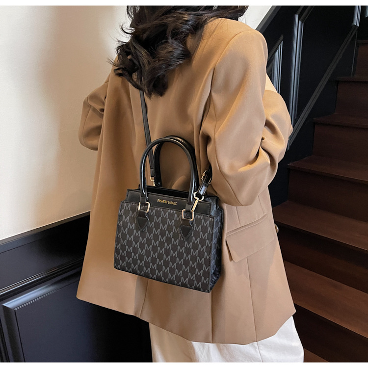 510g Weight Zipper Closure Type Single Shoulder Strap Strap Type Shoulder Bag Bags Type Casual Occasion Pu Leather Material Letter Pattern All Seasons Season Women's Gender Streetwear Style Square Shape Small Size Women's Small Pu Leather Letter Streetwear Square Zipper Shoulder Bag 17