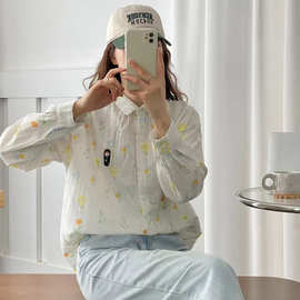 春季新款卡通花朵印花长袖衬衫女翻领宽松棉简约百搭白衬衣上衣