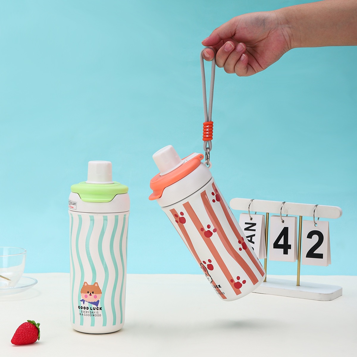 Nuevos dibujos animados 316 tazas de aislamiento de acero inoxidable de gran capacidad con tazas de té de doble bebida portátiles tazas de agua de paja