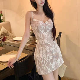 法式香氛罗曼裸杏色蕾丝吊带裙女修身包臀连衣裙女 2026新款夏季