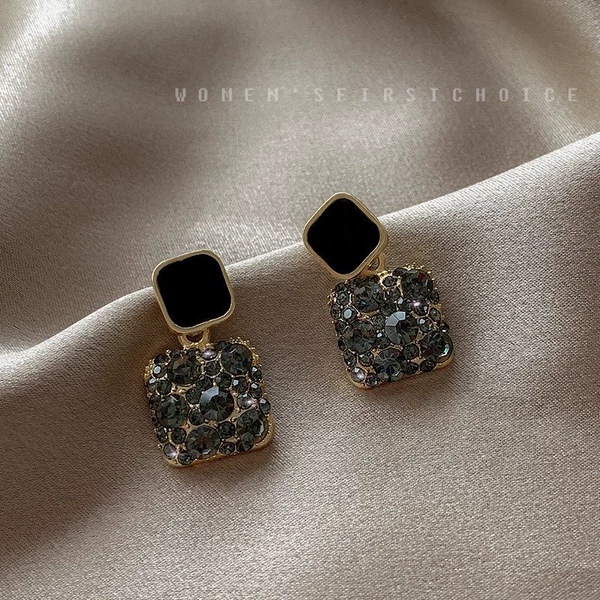 E161 black