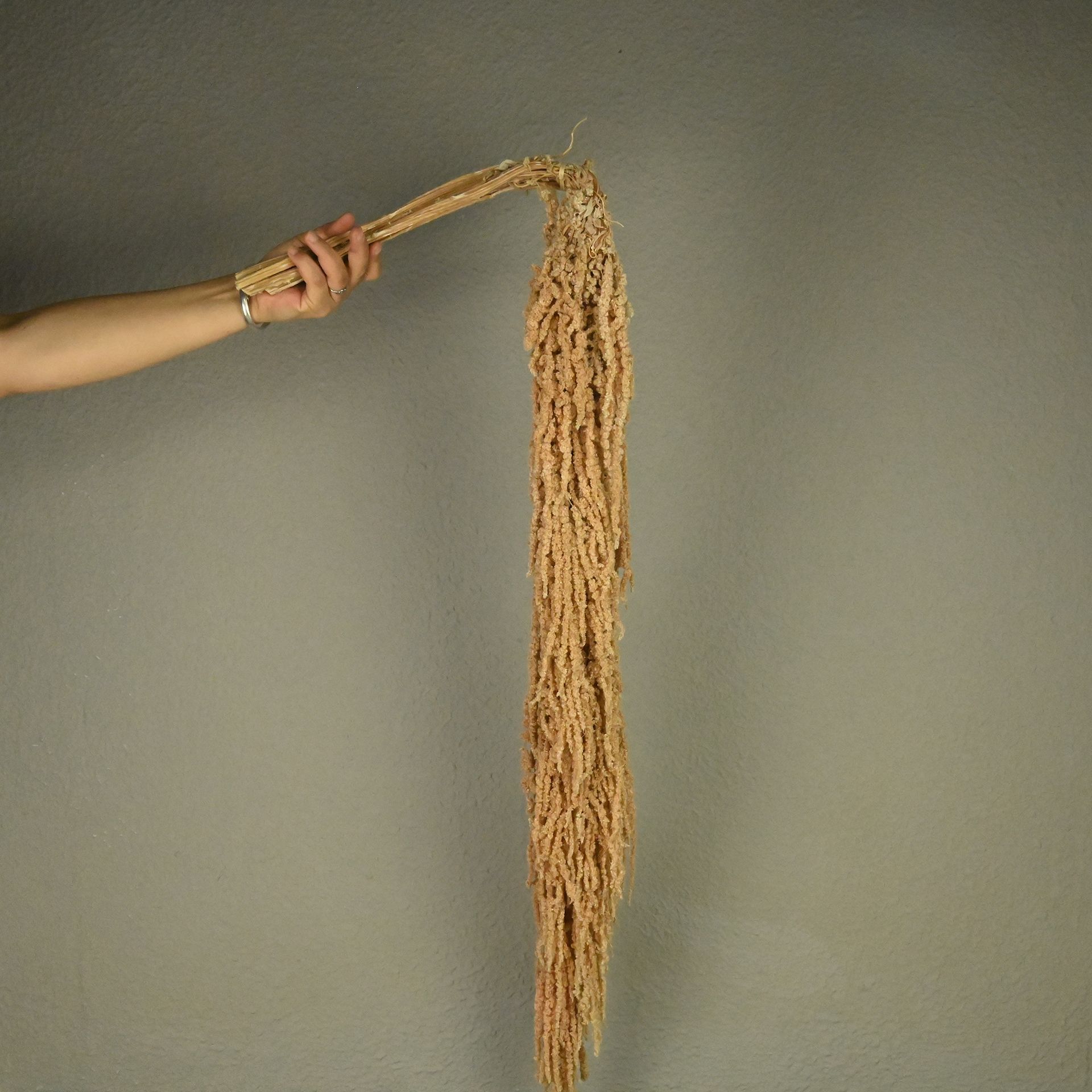 Flores fantasmas colgantes de arroz flor inmortal Juliet Amantes lágrimas colgantes de flores de decoración de bodas flores verdaderas