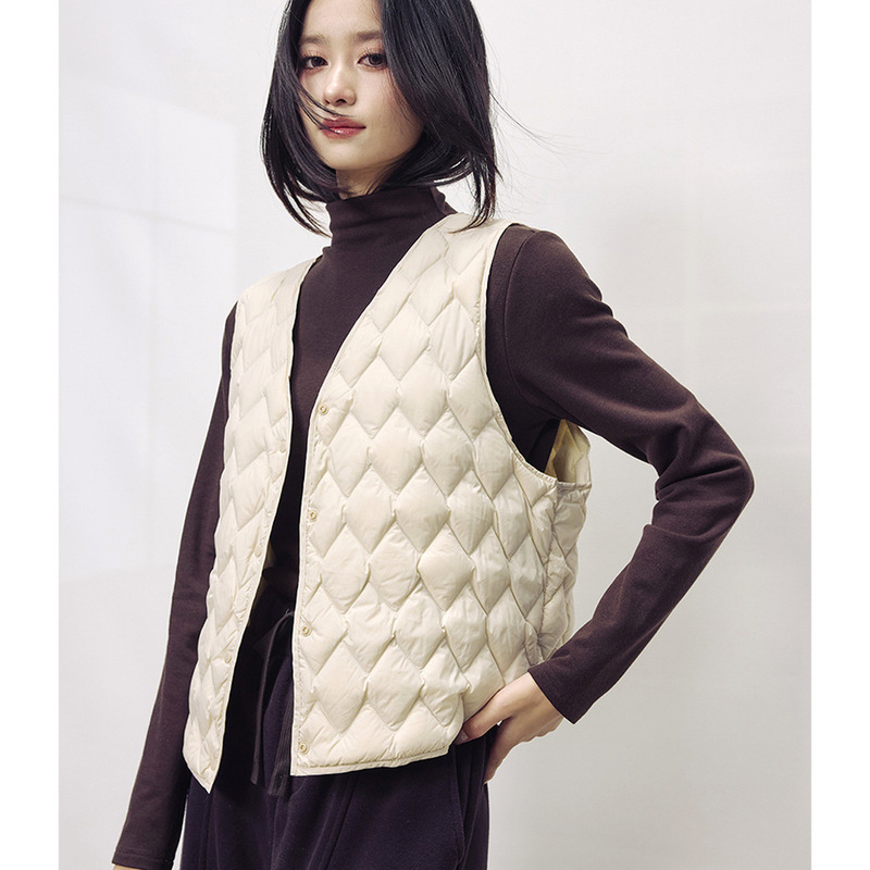 【Shengdu】25 Winter New Japanese Style Simple Layered Inner Wear 90% White Duck down Vest with Diamond Pattern V-Neck Inner Liner