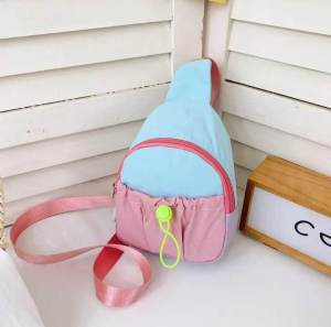 Bolsa infantil de jardín de infantes 2025 nueva moda para niños accesorios para bebés fuera bolso de pecho para niñas mochila de crestas