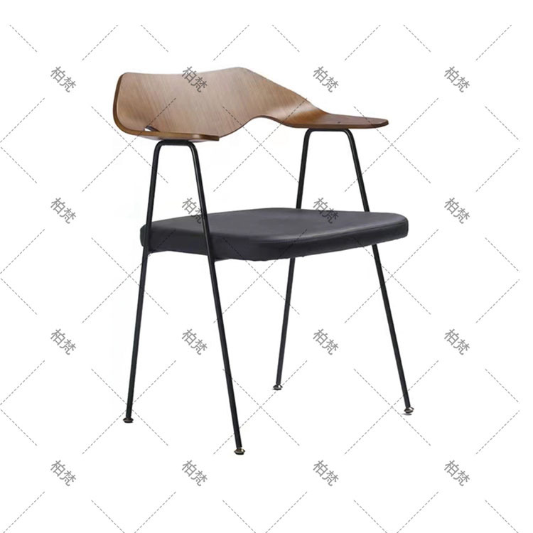 Mesa y silla de mesa