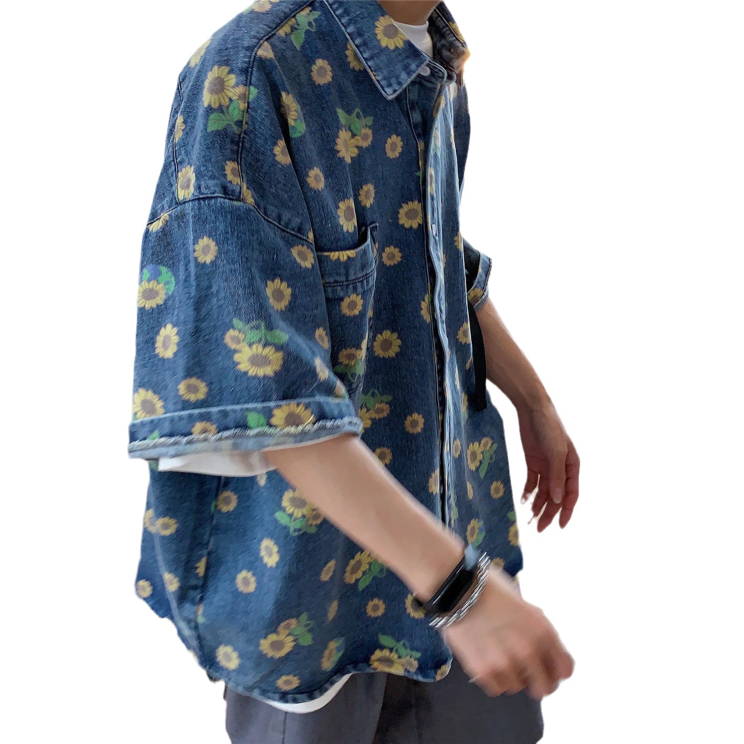 Retro apenada camisa de mezclilla verano de los hombres Hong Kong estilo completo impreso Daisy lavado camisa de moda suelta camisa de manga corta de moda