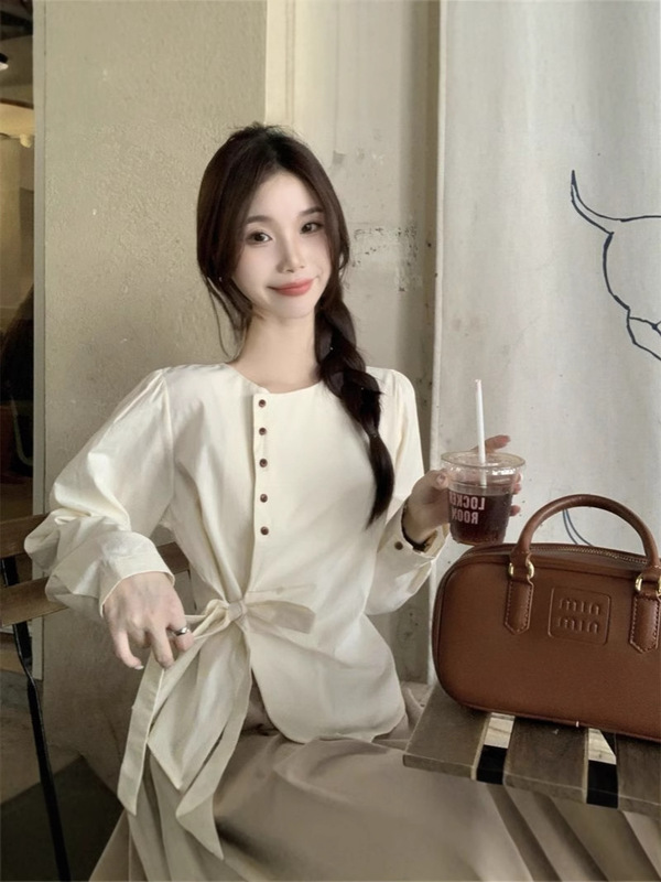 Round Neck Button-Up Bow Tie Shirt for Autumn Plus-Size Trendy Design Versatile Slimming Top for Women