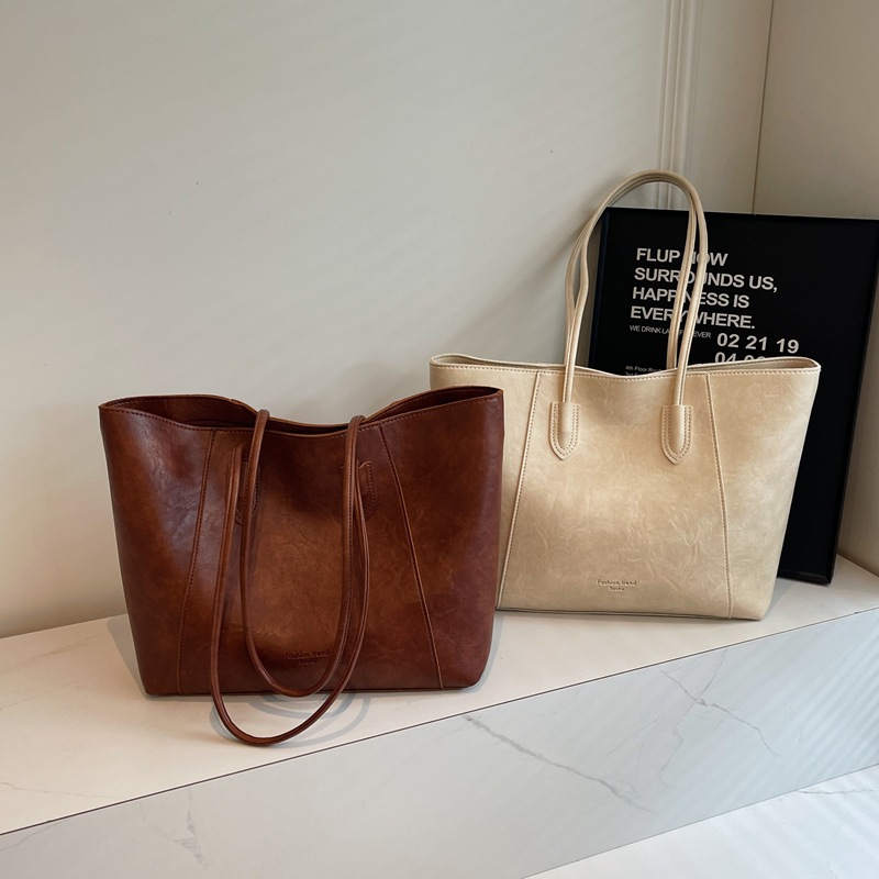 2024 niche design tote new high-end commuting women's large capacity shoulder bag trend_voghion.com