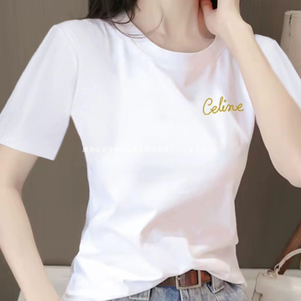 Высококачественная брендовая белая футболка с короткими рукавами для женщин, лето 2025, новый стиль, популярная в этом году хлопковая универсальная футболка, топ
