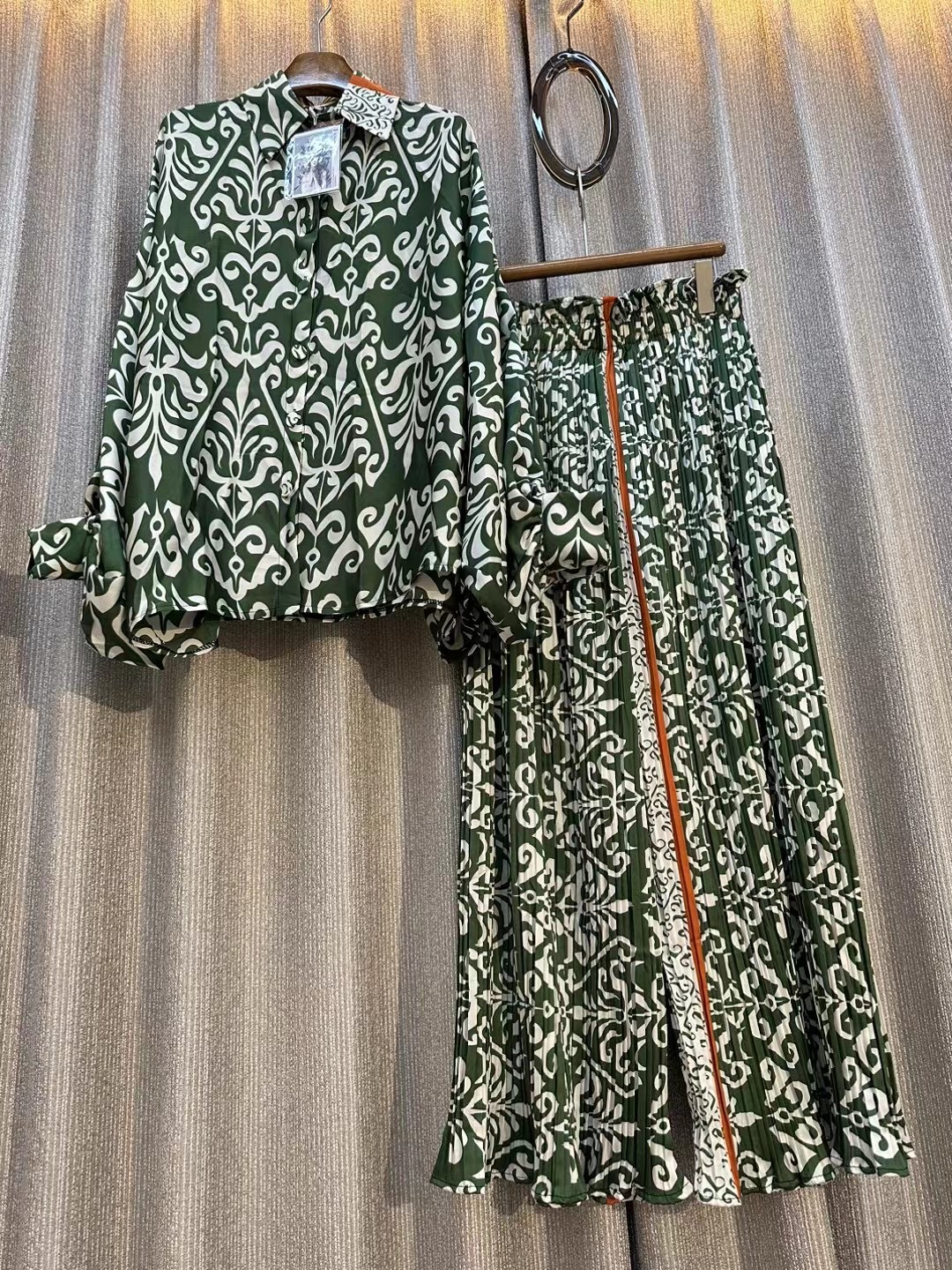 560g Weight Long Sleeve Sleeve Length Polyester Fabric Type Pant Co-ord Set Sets Type 2 Pieces Set Quantity Holiday, Street Occasion Turndown Neckline Loose Fit Type Printing, Flower Pattern Summer, Spring, Autumn Season Women's Gender Elegant, Basic Style Holiday Street Women's Elegant Basic Printing Flower Polyester Pant Co-ord Set Pants Sets 24