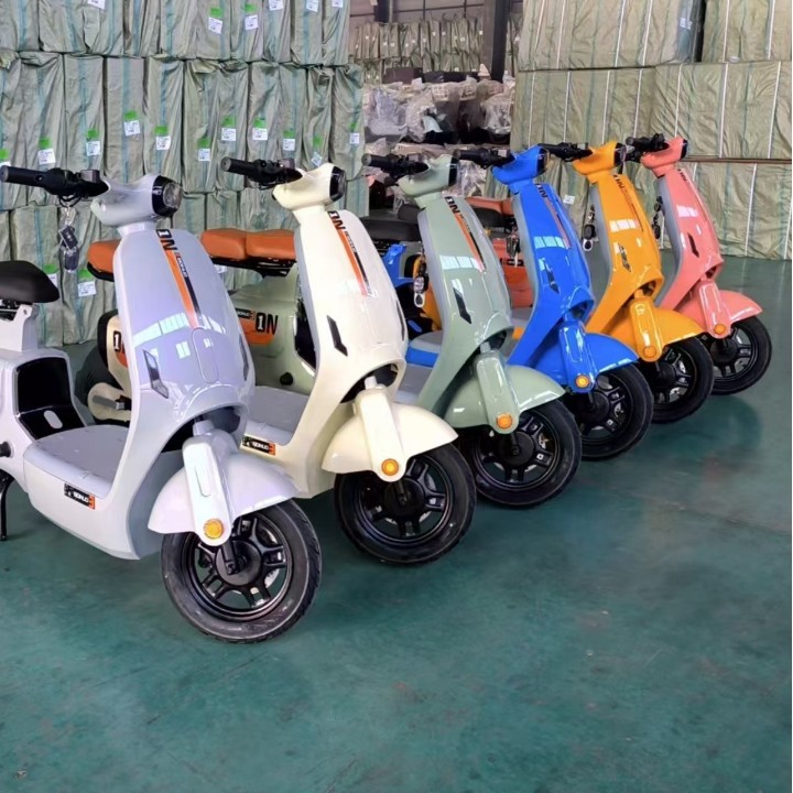 Exportación de comercio exterior nuevo modelo de automóvil de batería H1 exportación de motocicletas eléctricas para hombres y mujeres fabricantes de vehículos eléctricos adultos venta directa al por mayor