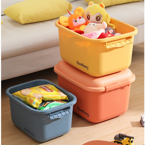 Plastic storage box