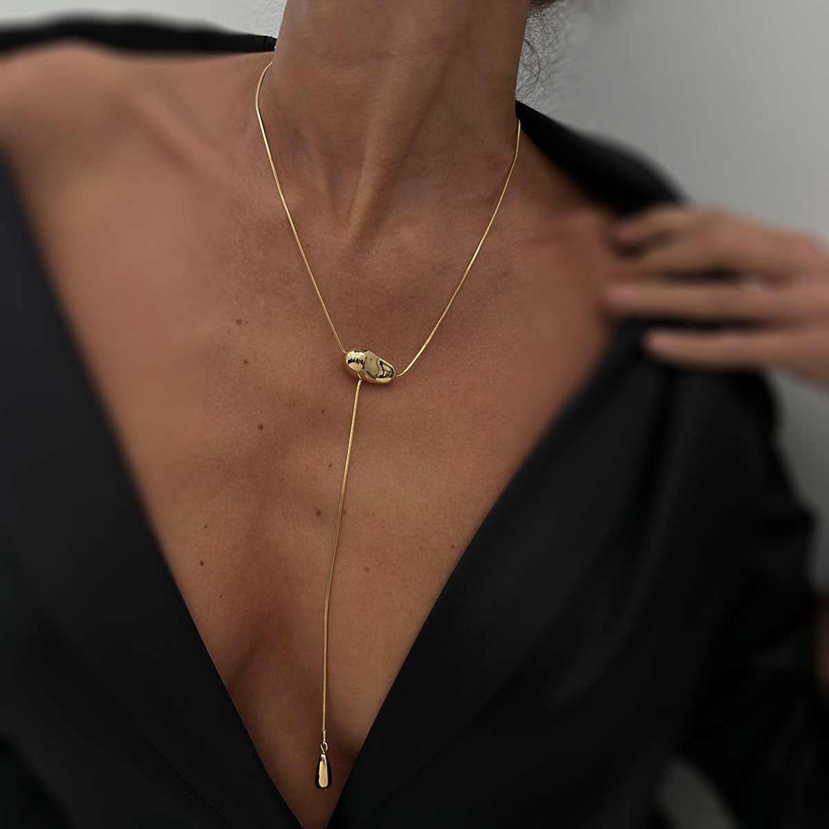 European and American Cross-border Jewelry Fashion Irregular Geometric Water Drop Pendant Necklace Simple Long Y-shaped Tassel Necklace for Women