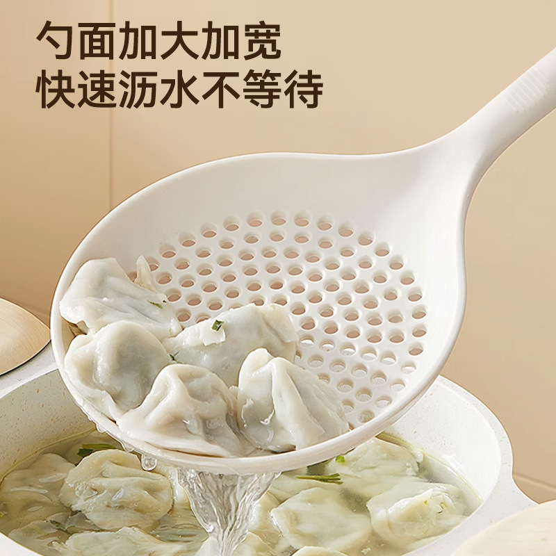 Nueva cuchara de silicona doméstica resistente a altas temperaturas cuchara de fideos de mango largo no pegajosa cuchara de fideos