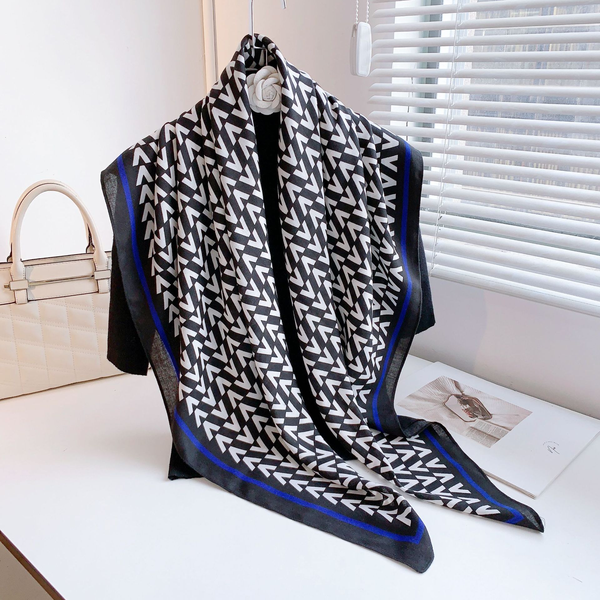 Estilo coreano nueva bufanda de las mujeres Otoño e Invierno lana fina sensación bufanda viaje protector solar playa toalla decorativa chal bufanda